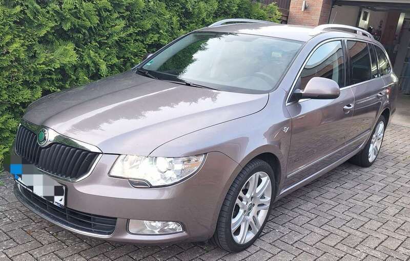 Violet Gebraucht 2012 Skoda Superb Elegance Kombi | 12.900 € (Teuer) - Bild 1/4