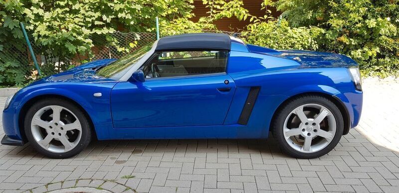 Blau Gebraucht 2002 Opel Speedster Cabrio | 22.222 € - Bild 1/4