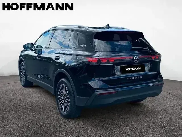 Gebraucht VW Tiguan Life 150 PS (110 kW) 2025 Grenadilla black metallic SUV