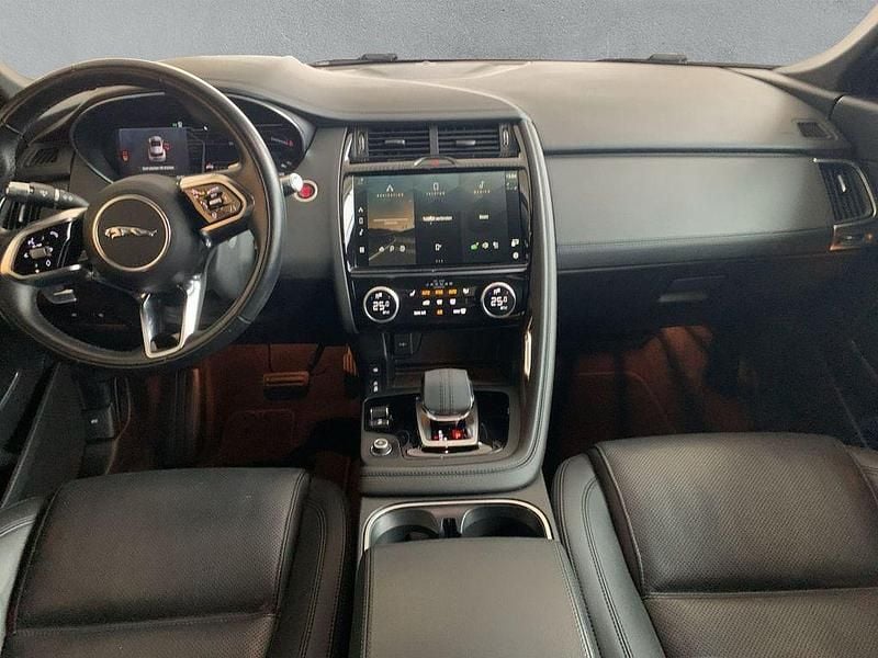 Gebraucht Jaguar E-Pace SE 165 PS (121 kW) 2021 Rot SUV