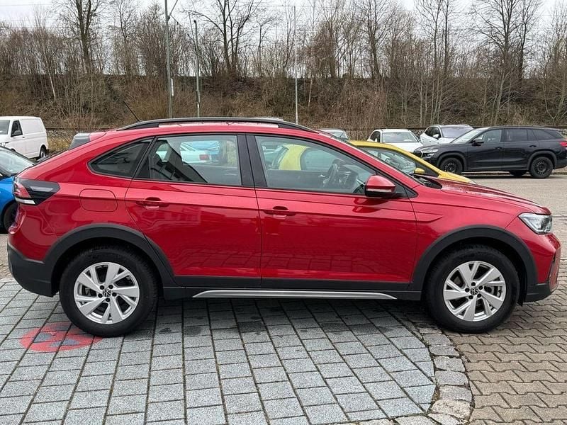 Gebraucht VW Taigo Life 95 PS (69 kW) 2024 Kings red metallic SUV