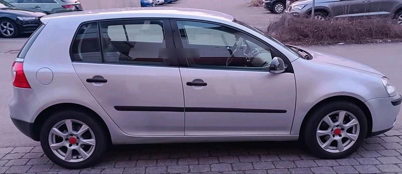 Gebraucht VW Golf V 106 PS (77 kW) 2004 Silber Kleinwagen