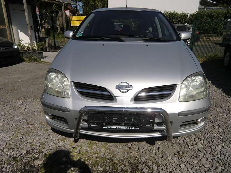 Silver (m) Gebraucht 2005 Nissan Almera Tino Acenta+ Van / Kleinbus | 2.000 € (Etwas zu teuer) - Bild 1/4