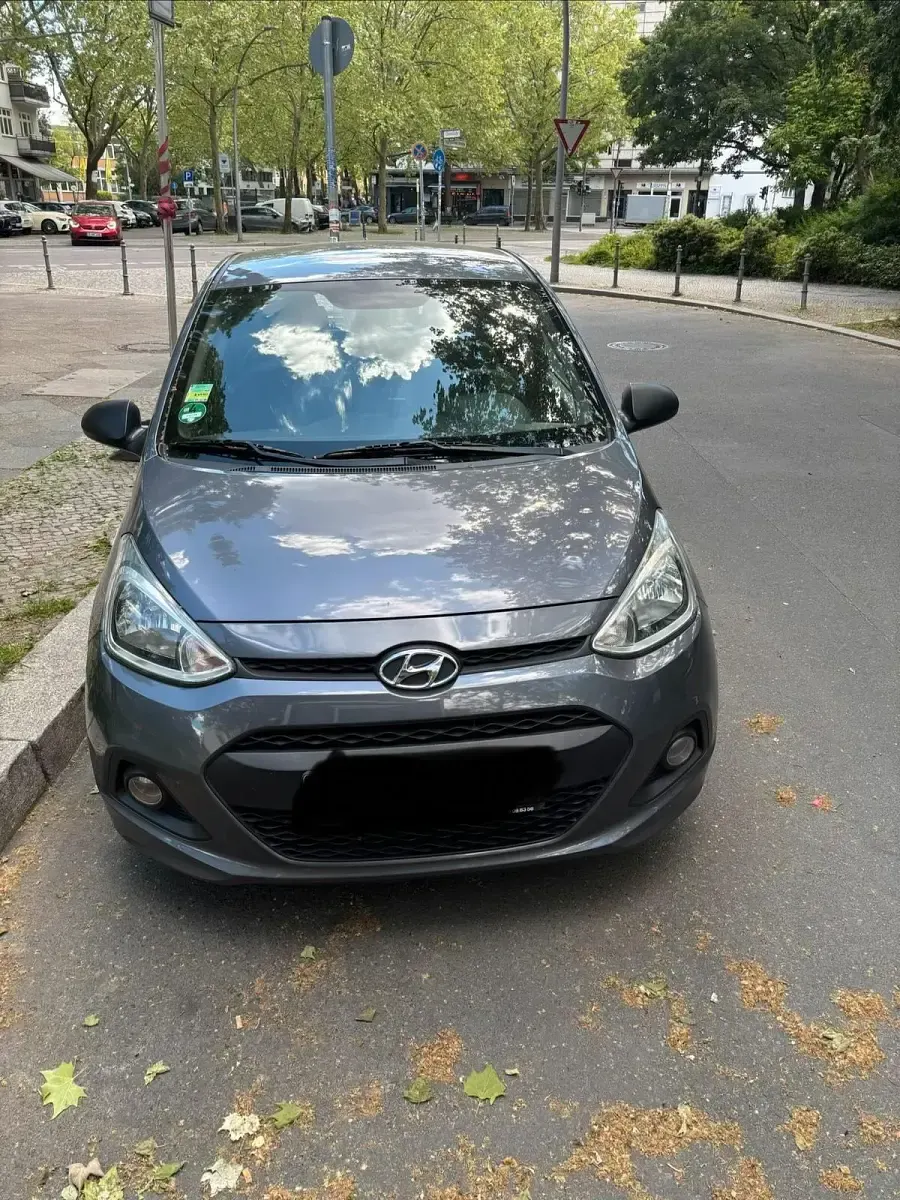 Gebraucht Hyundai i10 67 PS (49 kW) 2015 Grau Kleinwagen