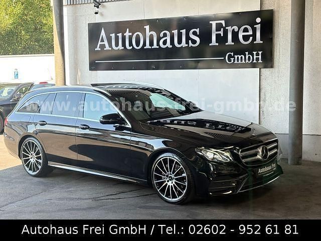 Schwarz Gebraucht 2017 Mercedes E200 AMG line Limousine | 22.990 € (Fairer Preis) - Bild 1/3