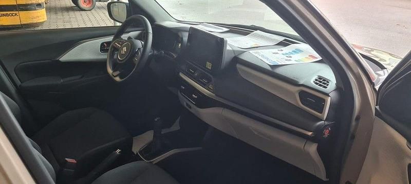 Neu Suzuki Swift Comfort+ 83 PS (61 kW) 2025 Beige Limousine