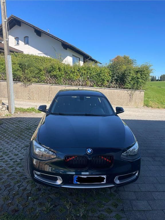 Blau Gebraucht 2012 BMW 116 Sport Line Kleinwagen | 7.500 € (Fairer Preis) - Bild 1/4