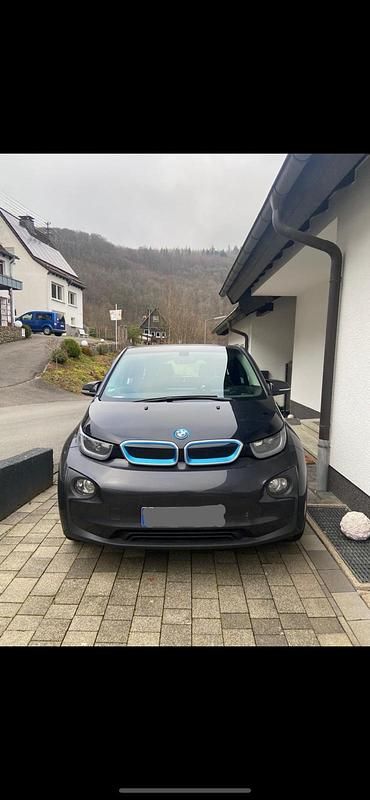 Grau Gebraucht 2014 BMW i3 M Performance Kleinwagen | 11.498 € (Etwas zu teuer) - Bild 1/4