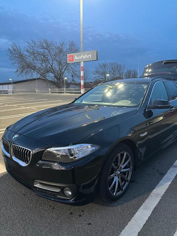 Gebraucht BMW 520 197 PS (144 kW) 2015 Schwarz Kombi