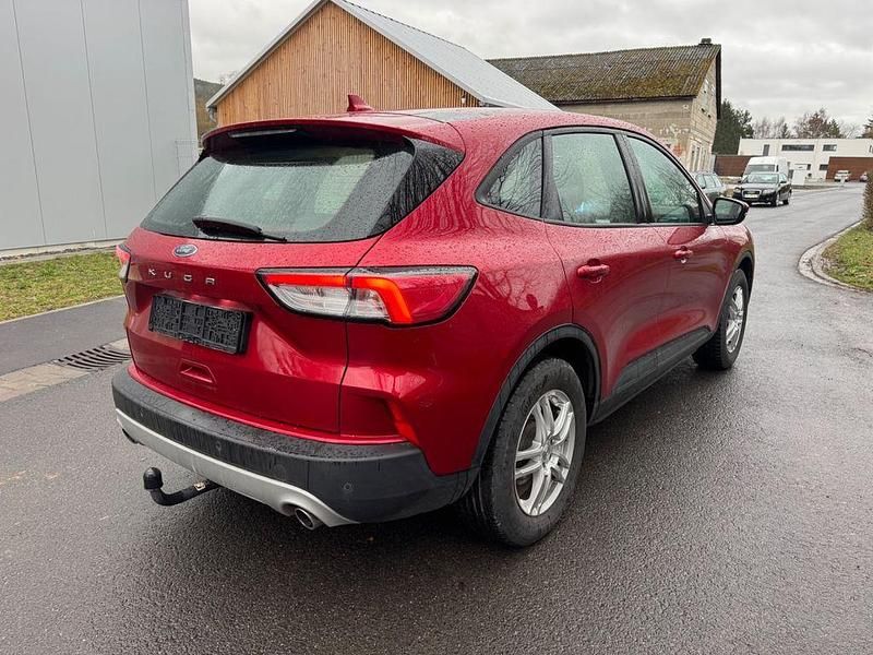 Gebraucht Ford Kuga Cool & Connect 120 PS (88 kW) 2022 Rot SUV