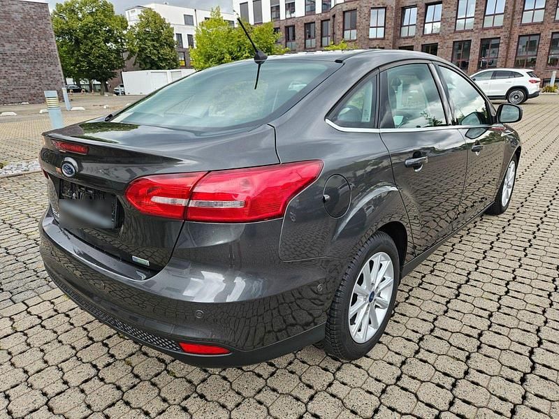 Usata Ford Focus 101 CV (74 kW) 2017 Grigio Berlina