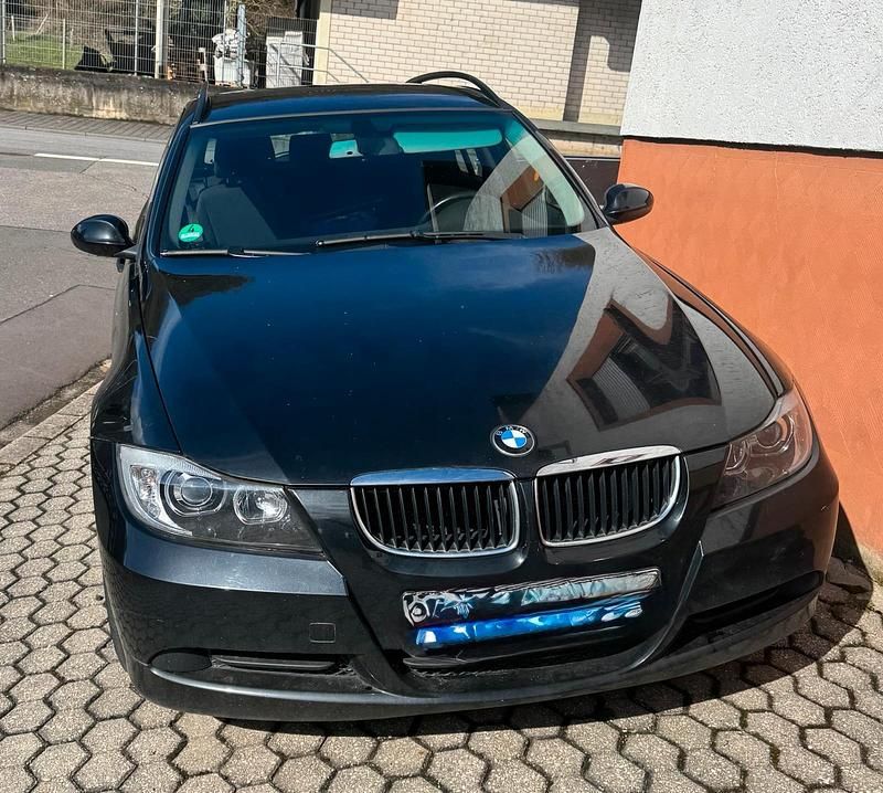 Gebraucht BMW 320 150 PS (110 kW) 2006 Schwarz Kombi