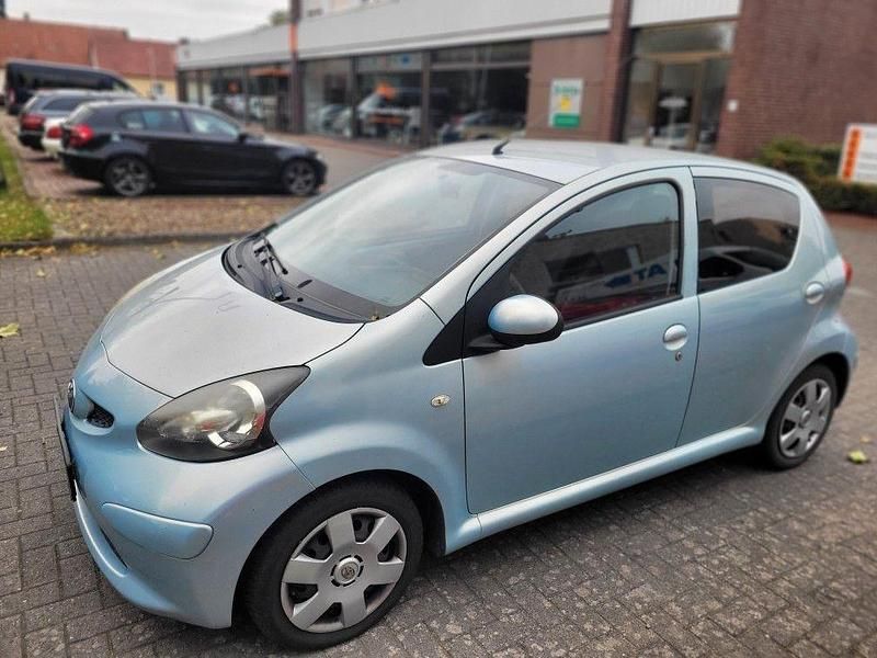 Blau Gebraucht 2006 Toyota Aygo Cool Kleinwagen | 1.990 € (Fairer Preis) - Bild 1/4