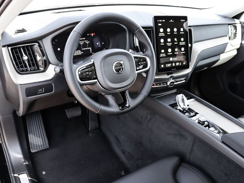 Neu Volvo XC60 Plus 250 PS (183 kW) 2025 Schwarz SUV