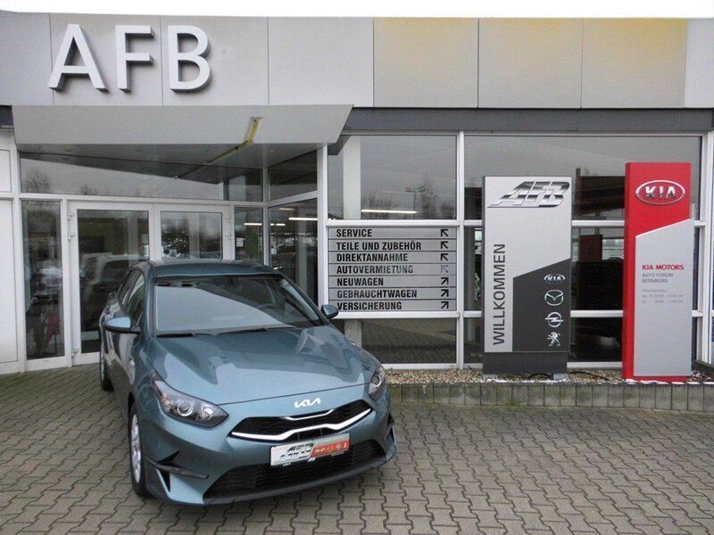 Grau Gebraucht 2023 Kia Ceed Vision Limousine | 24.990 € (Guter Preis) - Bild 1/4