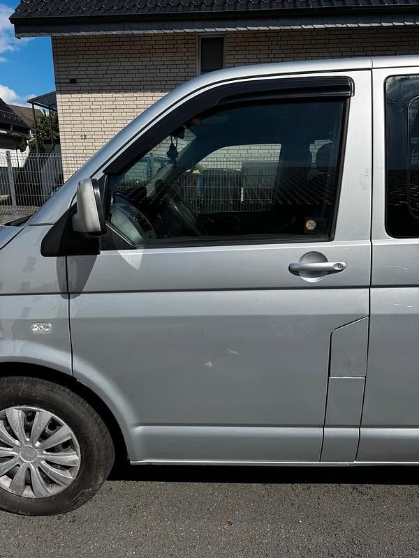 Gebraucht VW Caravelle 129 PS (94 kW) 2005 Silber Van / Kleinbus