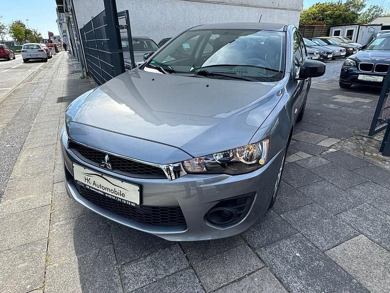 Titanium grey Gebraucht 2017 Mitsubishi Lancer Basis Limousine | 7.800 € (Superpreis) - Bild 1/4