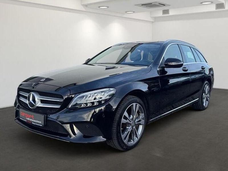 Gebraucht Mercedes C300e Avantgarde 211 PS (155 kW) 2021 Schwarz Limousine