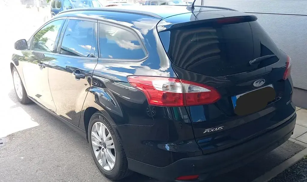 Gebraucht Ford Focus 116 PS (85 kW) 2012 Schwarz Limousine