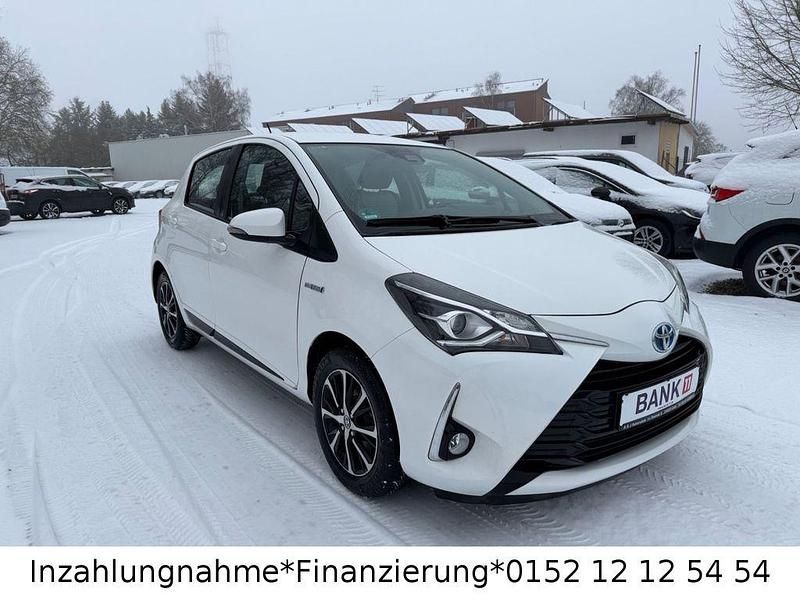 Gebraucht Toyota Yaris Hybrid Team 75 PS (55 kW) 2018 Weiß Limousine