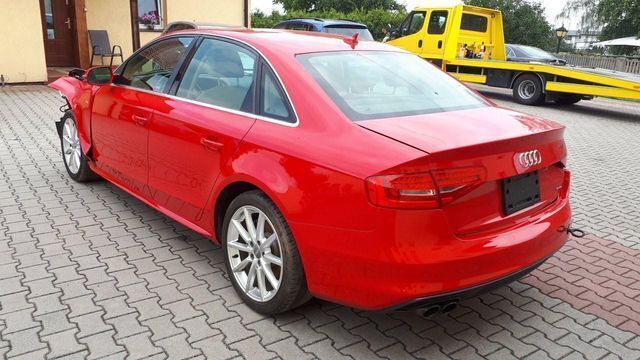 Gebraucht Audi A4 S-Line 224 PS (164 kW) 2013 Rot Limousine