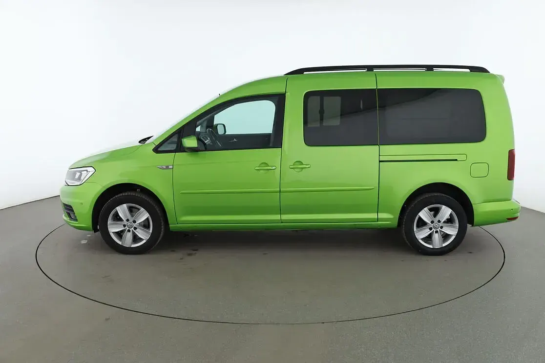Second-hand VW Caddy Maxi Comfortline 125 CP (91 kW) 2017 Verde Monovolum