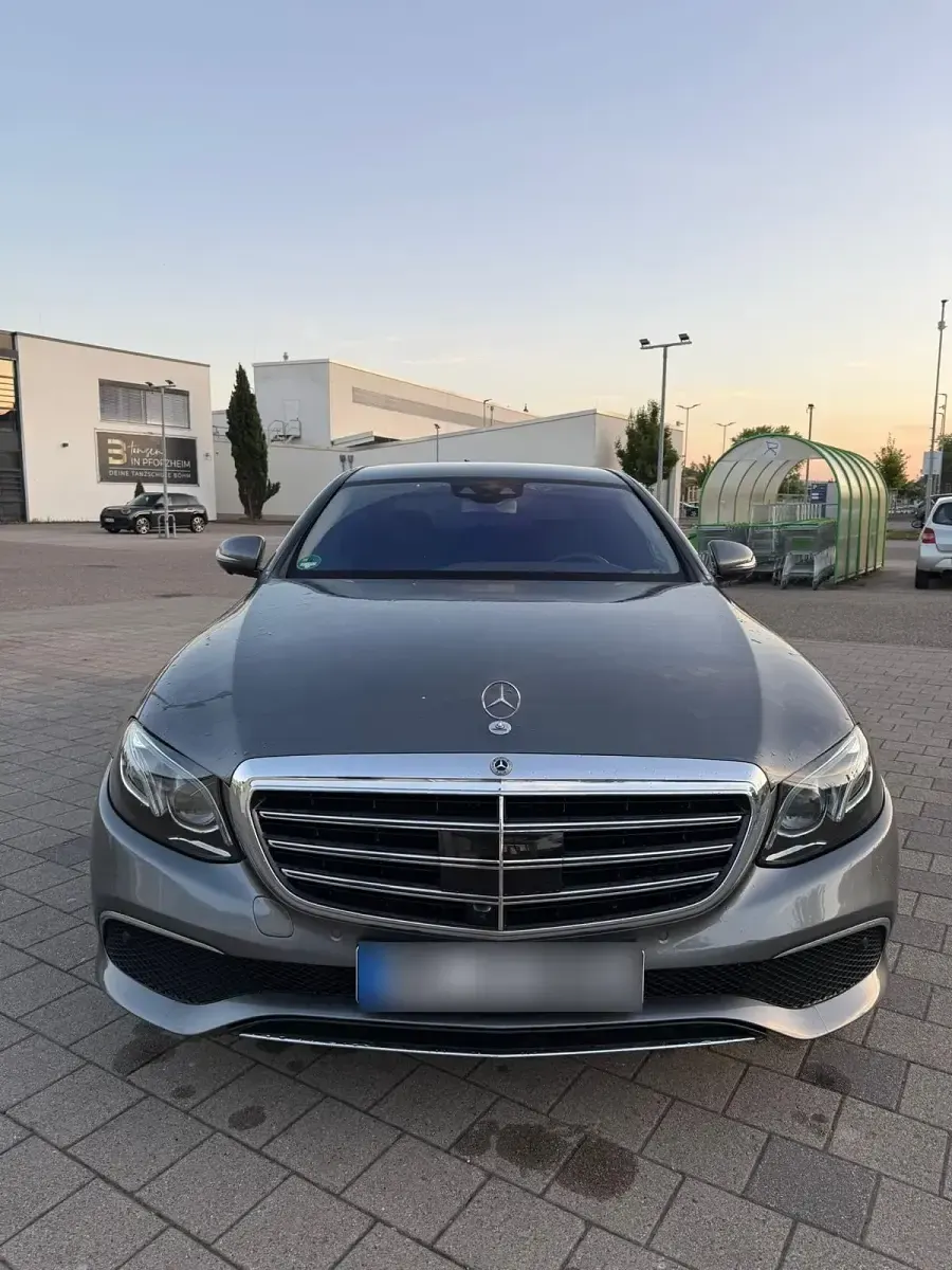 Gebraucht Mercedes E350 299 PS (219 kW) 2018 Grau Limousine