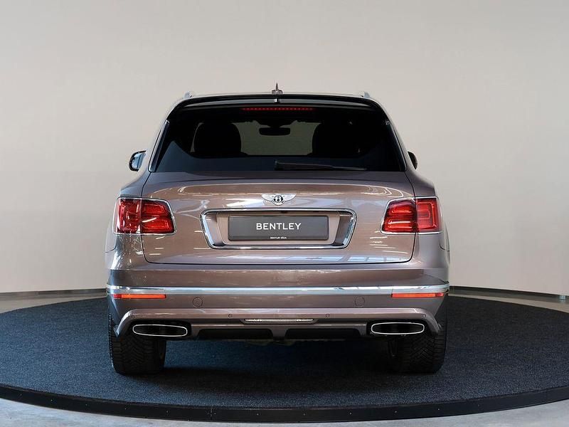 Gebraucht Bentley Bentayga 635 PS (467 kW) 2021 Braun SUV