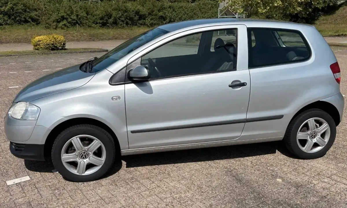 Gebraucht VW Fox 54 PS (39 kW) 2006 Silber Kleinwagen