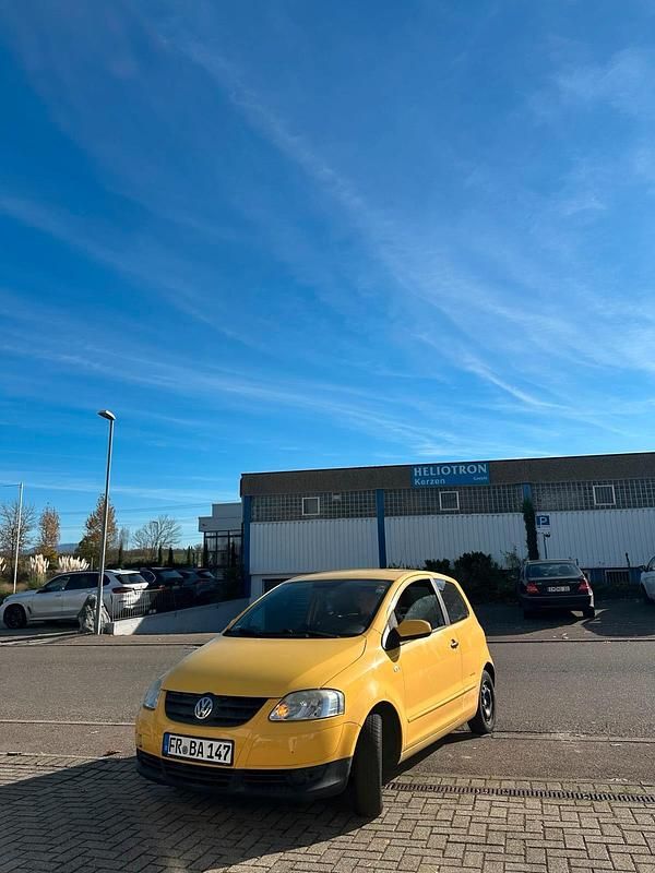 Andere farben Gebraucht 2009 VW Fox Kleinwagen | 750 € (Guter Preis) - Bild 1/4