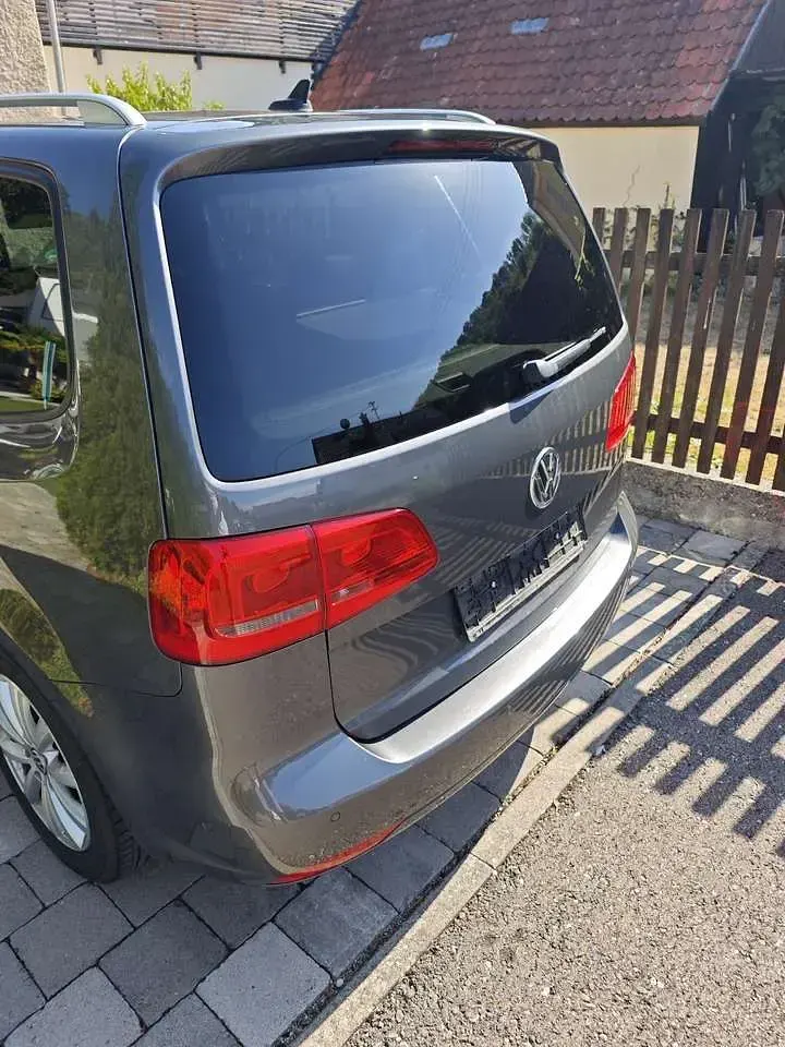 Gebraucht VW Touran 140 PS (102 kW) 2013 Grau Van / Kleinbus