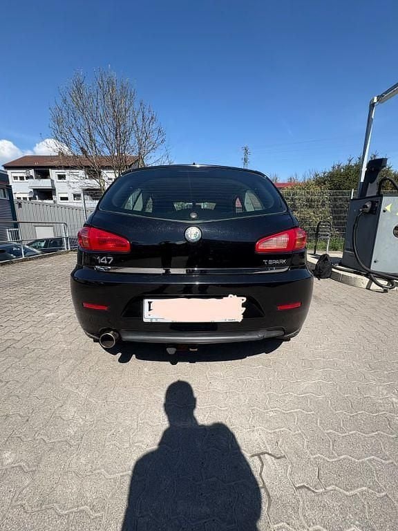Gebraucht Alfa Romeo 147 Impression 120 PS (88 kW) 2005 Schwarz Kleinwagen