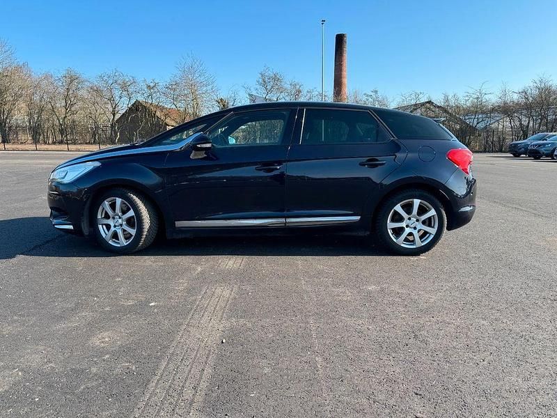 Gebraucht DS Automobiles DS5 179 PS (131 kW) 2016 Blau Kleinwagen