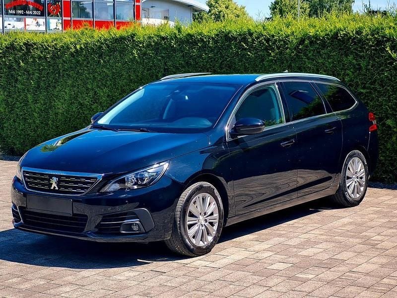 Gebraucht Peugeot 308 SW Allure 131 PS (96 kW) 2021 Schwarz Kombi
