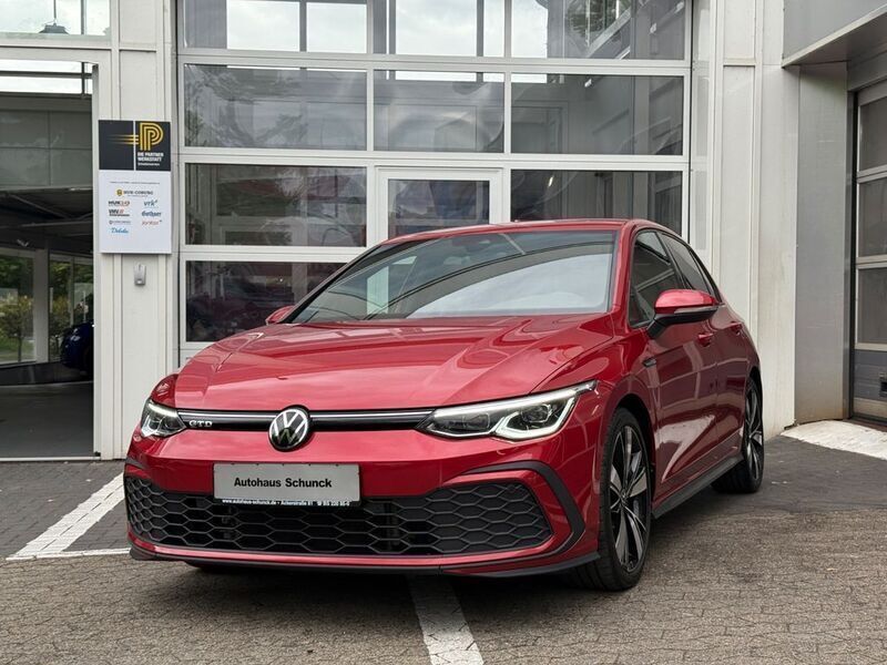 Kings red metallic Gebraucht 2021 VW Golf VIII GTD Limousine | 28.990 € (Fairer Preis) - Bild 1/4