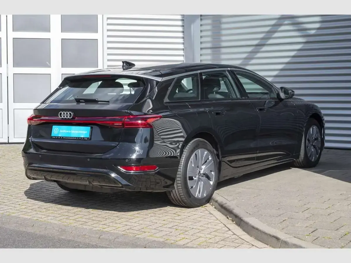 Gebraucht Audi A6 e-tron Ambiente 269 kW (367 PS) 2025 Schwarz Kombi