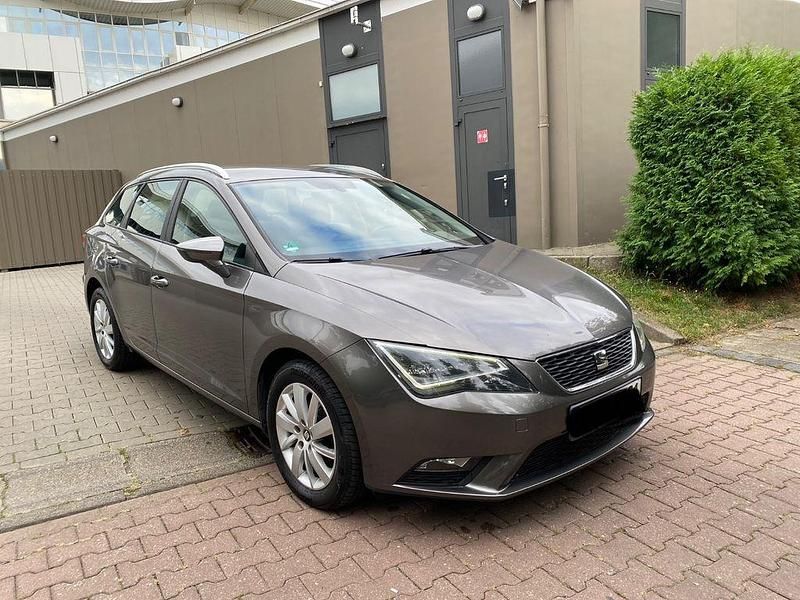 Braun Gebraucht 2014 Seat Leon ST Kombi | 6.999 € (Teuer) - Bild 1/4