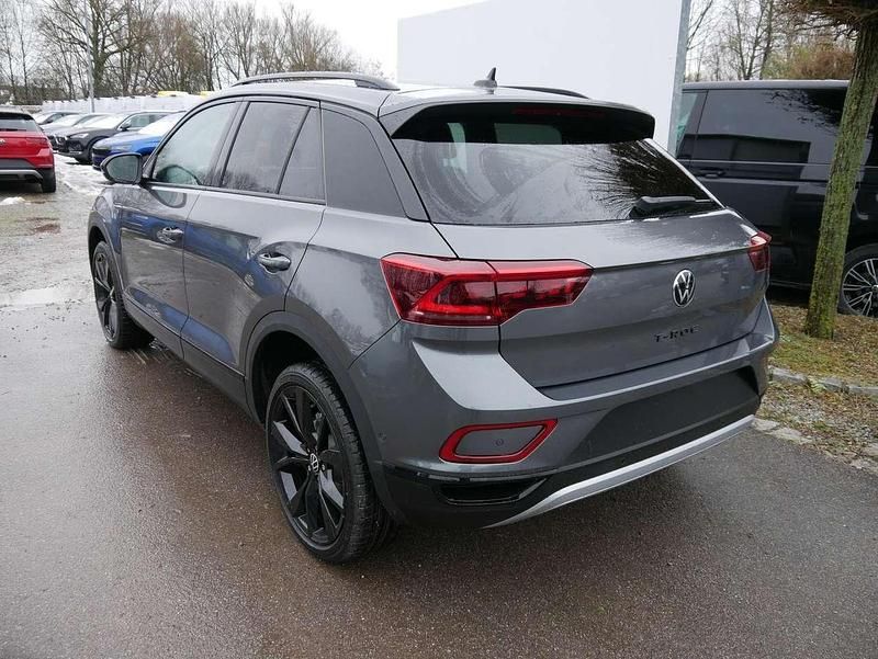 Neu VW T-Roc Style 150 PS (110 kW) 2025 Indiumgrau metallic/dach... SUV