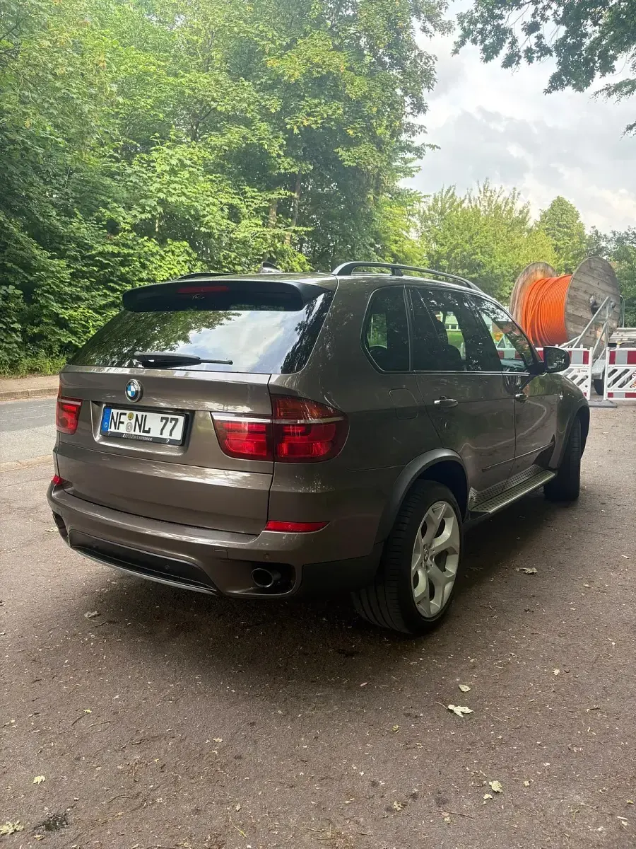 Gebraucht BMW X5 249 PS (183 kW) 2011 Braun SUV