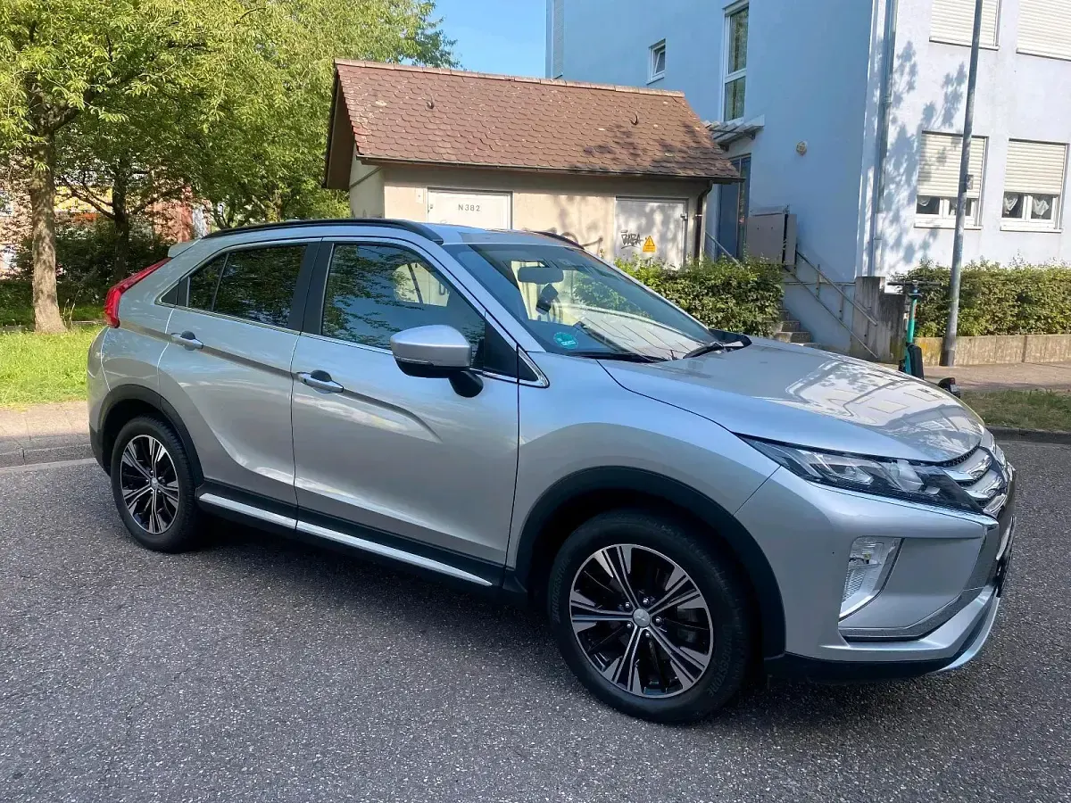 Gebraucht Mitsubishi Eclipse Cross Plus 163 PS (119 kW) 2019 Silber SUV
