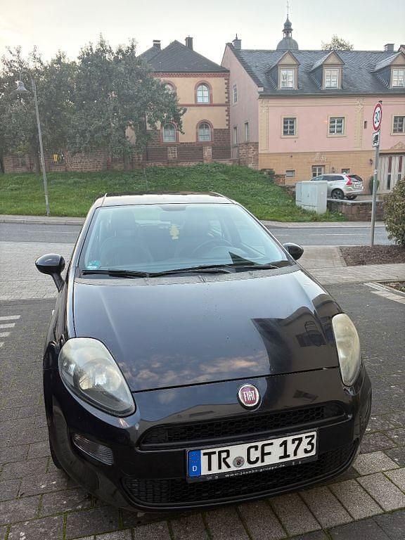 Schwarz Gebraucht 2012 Fiat Grande Punto Kleinwagen | 2.800 € (Fairer Preis) - Bild 1/4