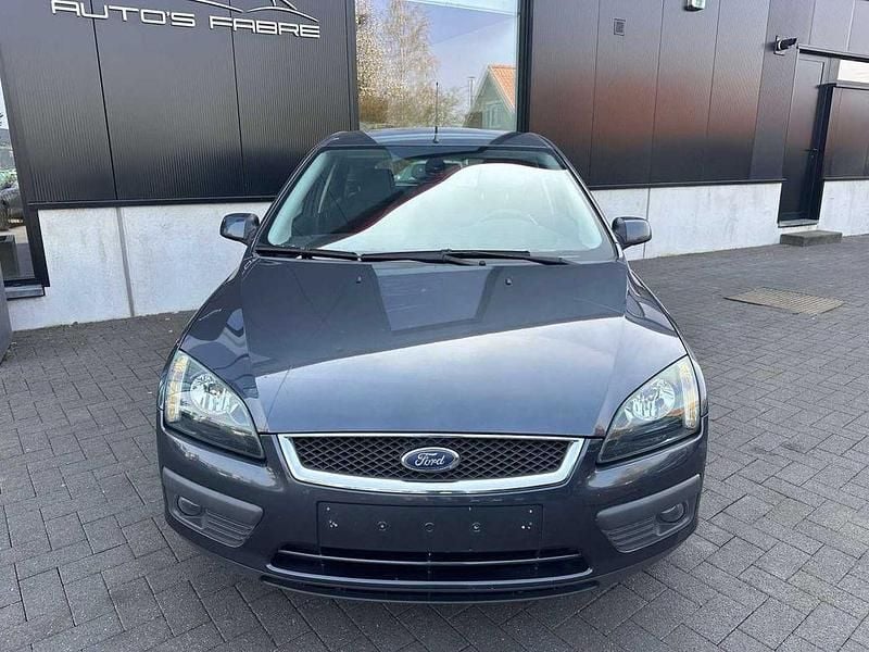 Gebraucht Ford Focus 114 PS (83 kW) 2006 Grau Limousine
