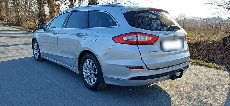 Gebraucht Ford Mondeo Titanium 150 PS (110 kW) 2015 Grau Kombi