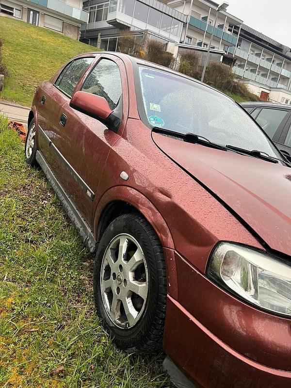 Gebraucht Opel Astra 101 PS (74 kW) 2001 Rot Kleinwagen