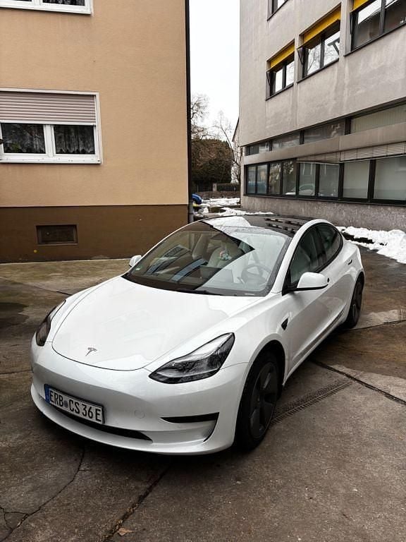 Gebraucht Tesla Model 3 Standard Range Plus 239 kW (325 PS) 2021 Weiß Limousine
