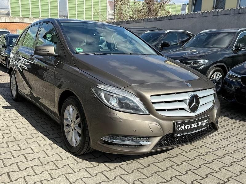 Gebraucht Mercedes B220 170 PS (125 kW) 2014 Grau Van / Kleinbus