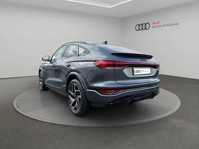 Gebraucht Audi SQ6 Sportback e-tron Sport 359 kW (489 PS) 2026 Daytonagrau perleffekt SUV