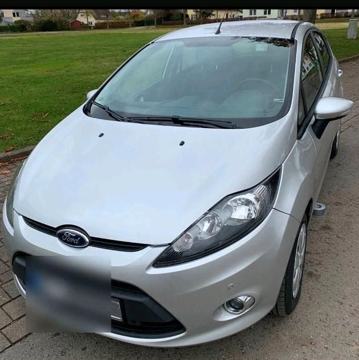 Silber Gebraucht 2012 Ford Fiesta Kleinwagen | 3.400 € (Fairer Preis) - Bild 1/4