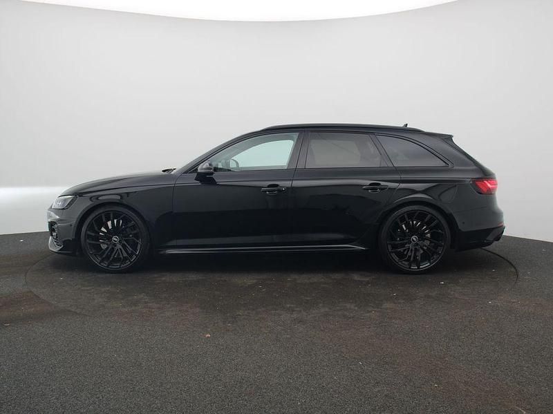 Gebraucht Audi RS4 Ambiente 450 PS (330 kW) 2021 Mythosschwarz metallic Kombi