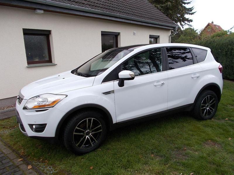 Gebraucht Ford Kuga Titanium 163 PS (119 kW) 2011 Weiß SUV
